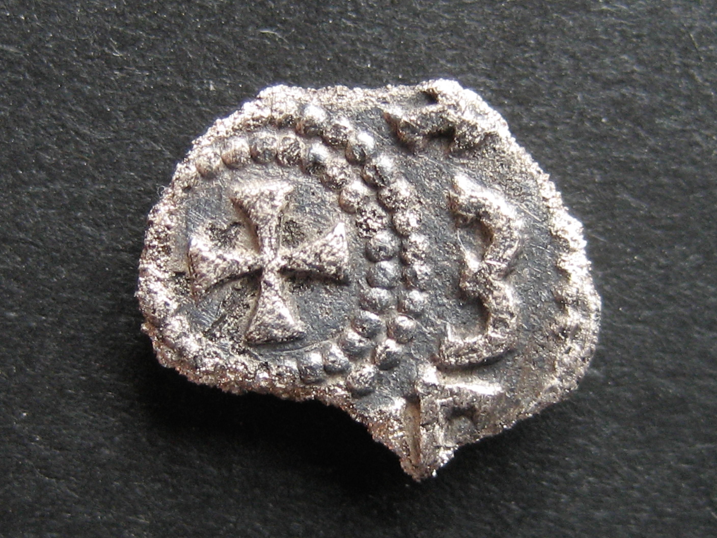 anglo saxon Angleterre Thrymsa au nom de varimundus.JPG