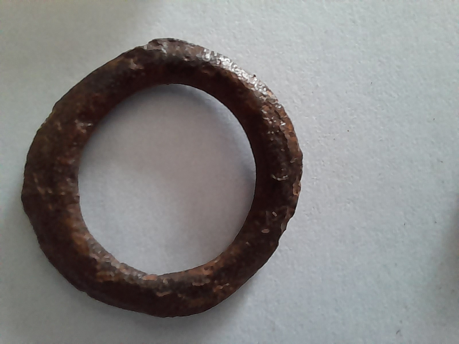 Anneau de bronze assez ancien.jpg