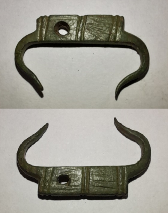 Agraffe vestimentaire.jpg