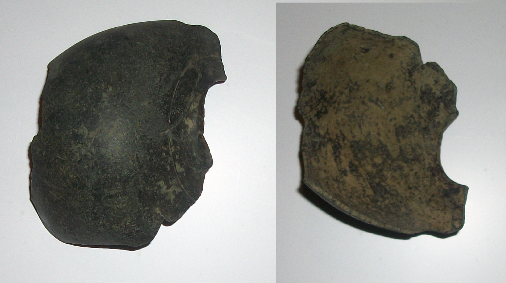 Urne funéraire en bronze.JPG