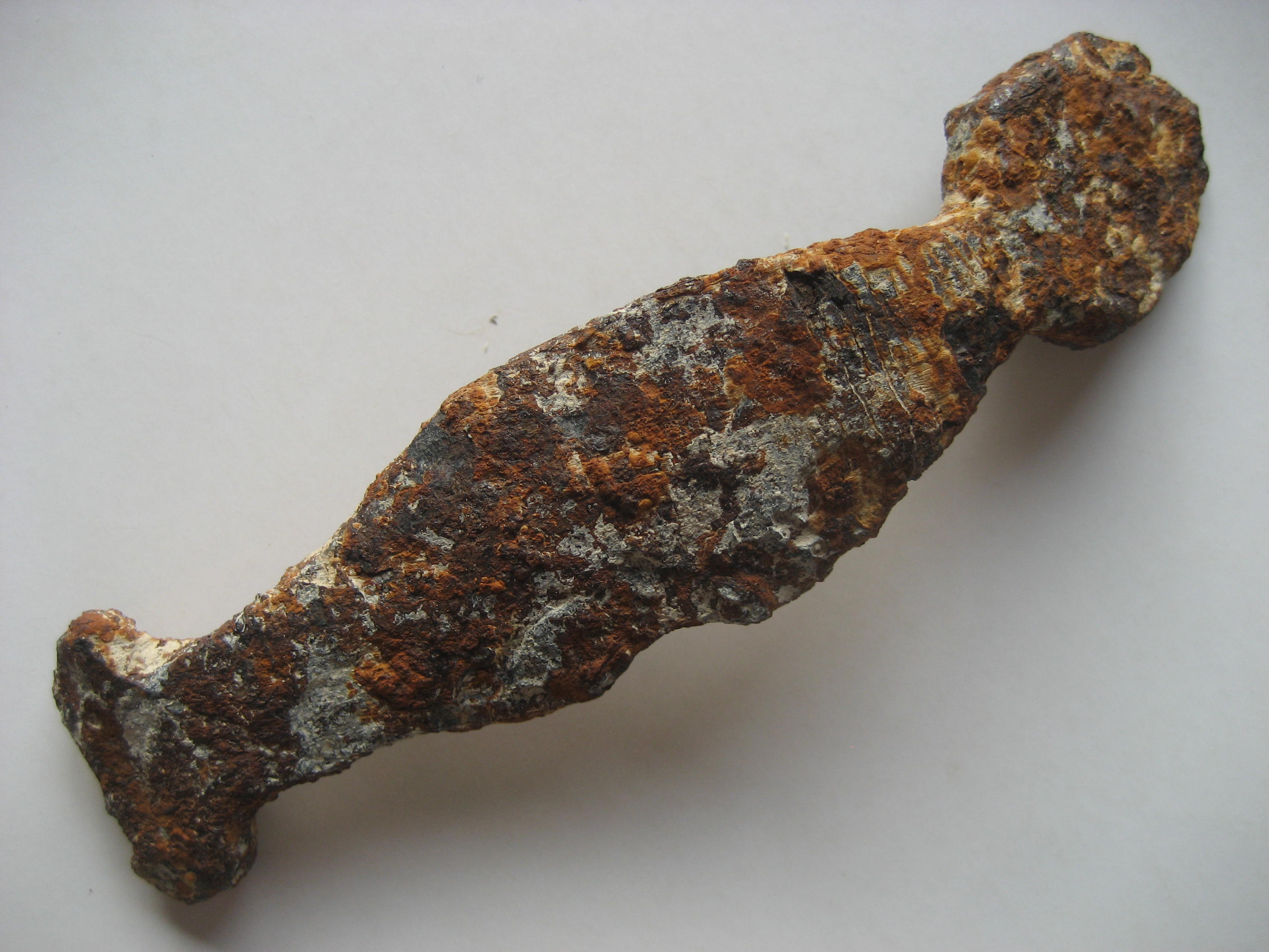 (13)Dague(Manche) en fer de forme 17-18e(Aube).JPG