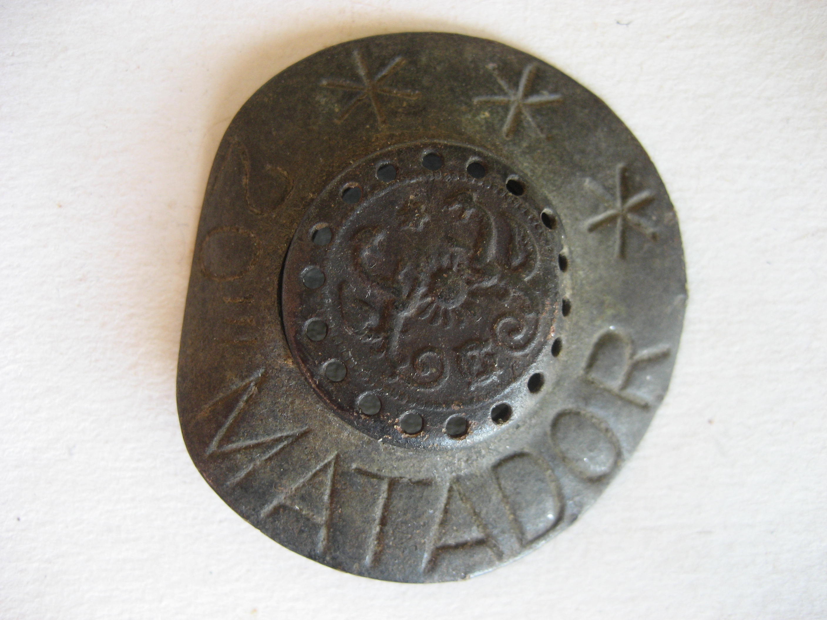 (1)lampe a petrole-chapeau-.JPG