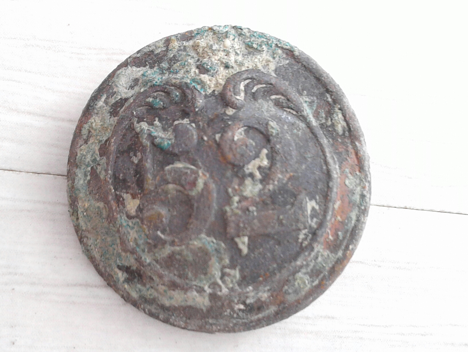 bouton 52 plat face.jpg