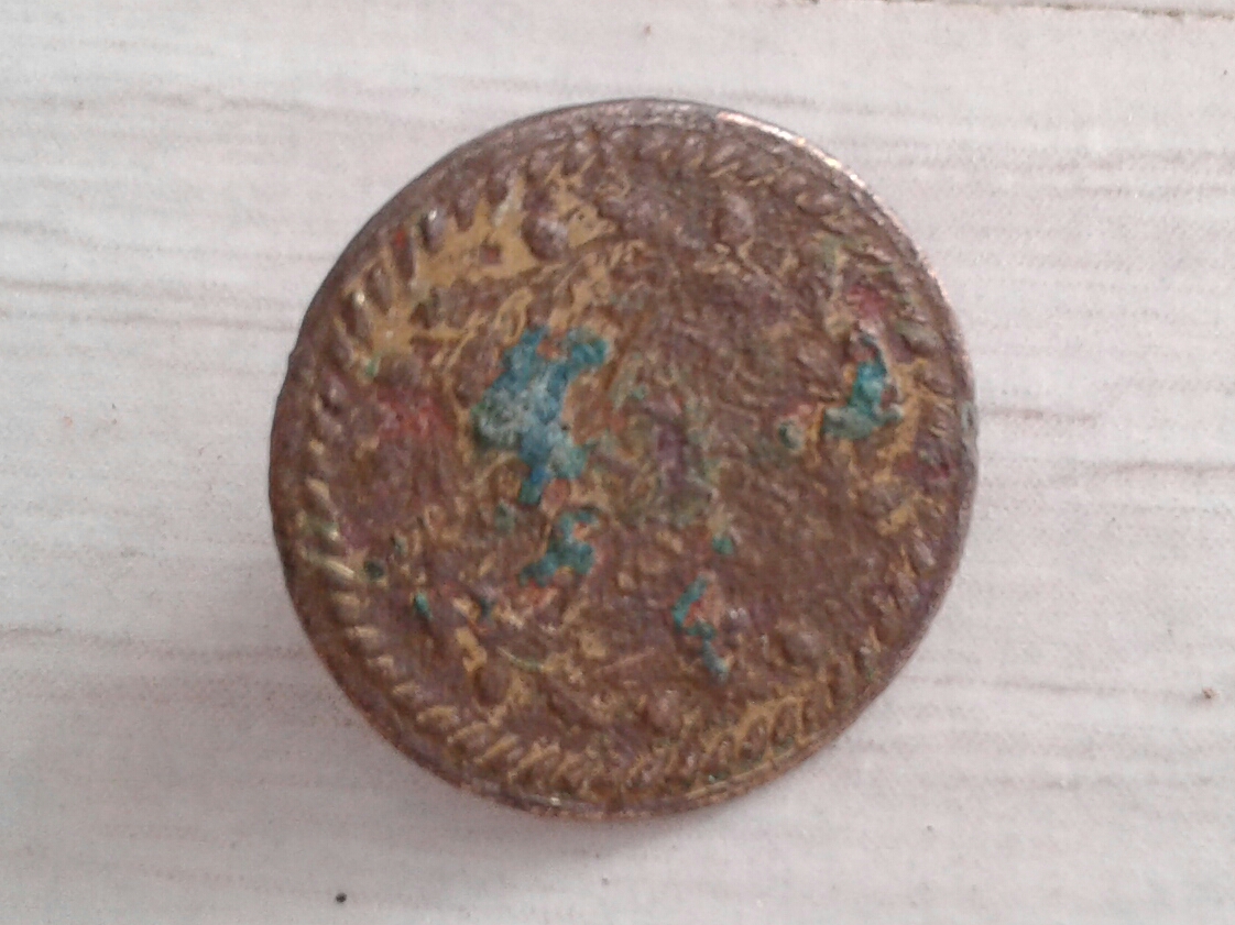 bouton doré face.jpg