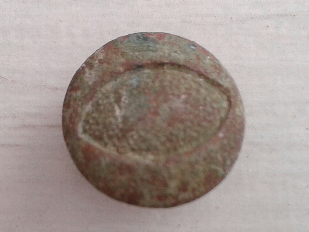 bouton oeil face.jpg