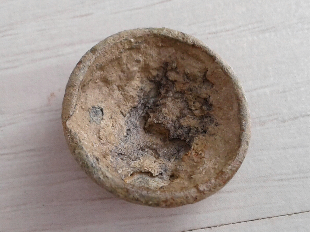 bouton canons creux revers.jpg