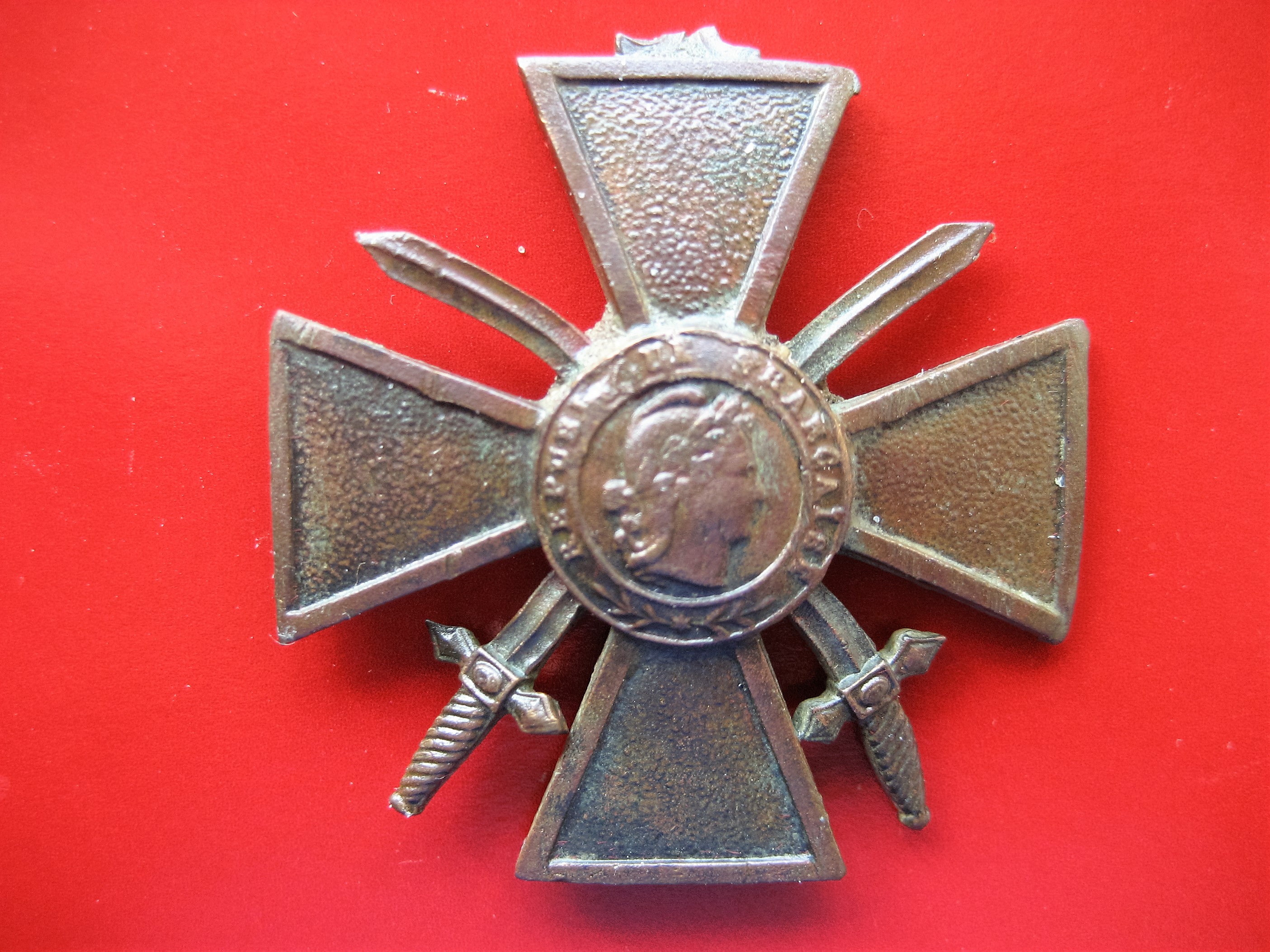 (3)Medaille croix de guerre 14-15 WWI.JPG