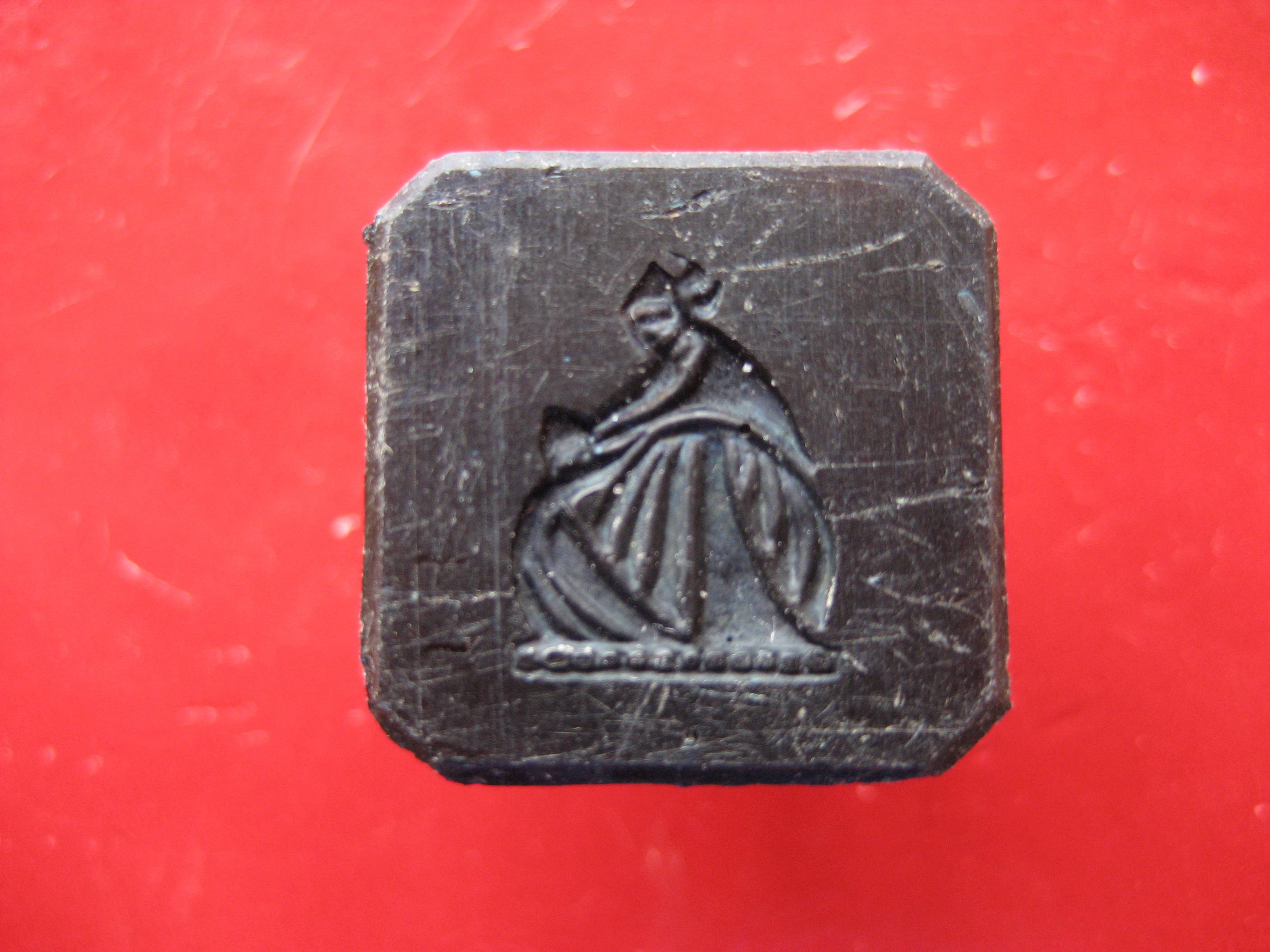 (5)bouchon sceau de marque lanvin-2.JPG