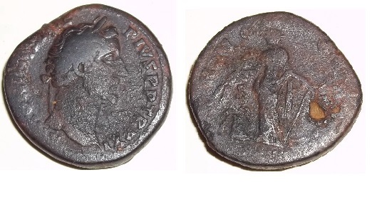 Sesterce Antonin Le Pieux Sa tête Laurée à droite  La Santé debout à Gauche 86 à 161.jpg