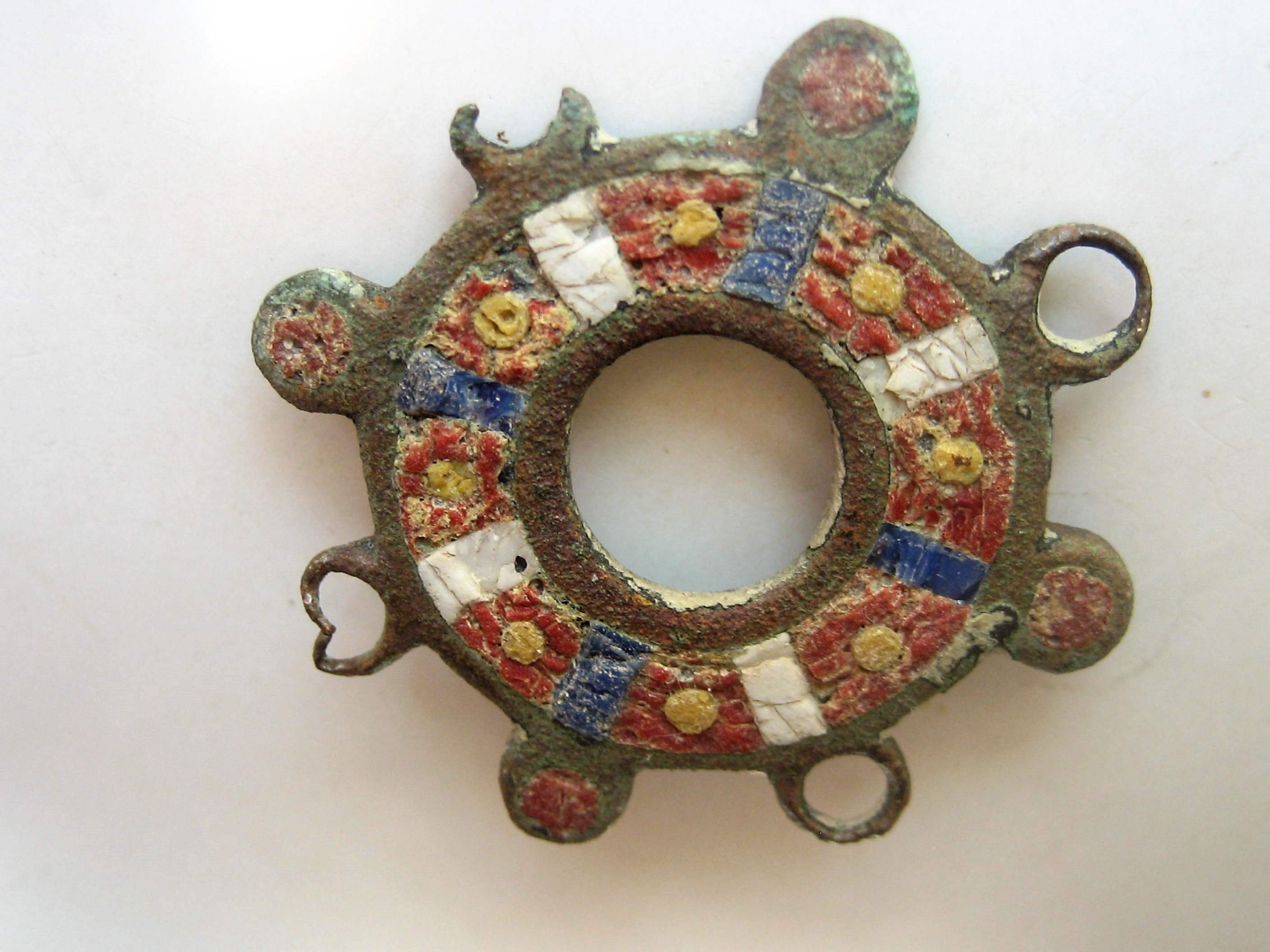 (11)Fibule circulaire émaillée GR IIe apjc.JPG