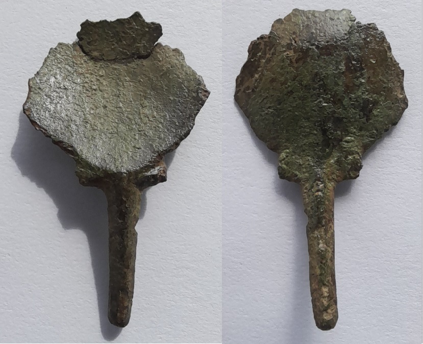 Cuillère en bronze pas toute jeune.jpg